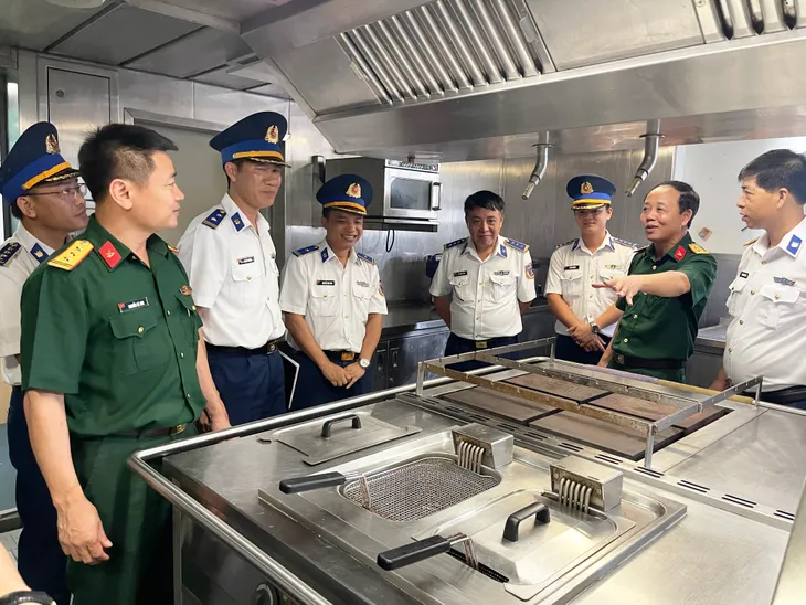 BTL Vùng Cảnh sát biển 3: Phát huy có hiệu quả Hội đồng giá, quản lý chặt giá cả - Ảnh 3.