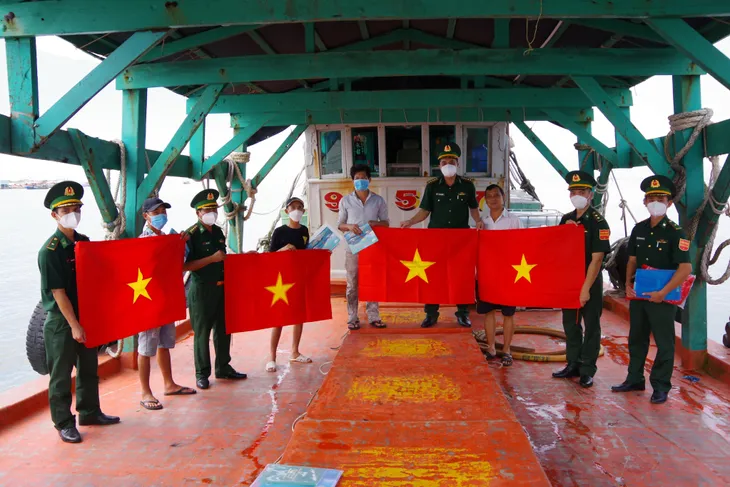 Biên phòng Cà Mau đẩy mạnh tuyên truyền phổ biến, giáo dục pháp luật - Ảnh 3. Biên phòng Cà Mau đẩy mạnh tuyên truyền phổ biến, giáo dục pháp luật - Ảnh 3.