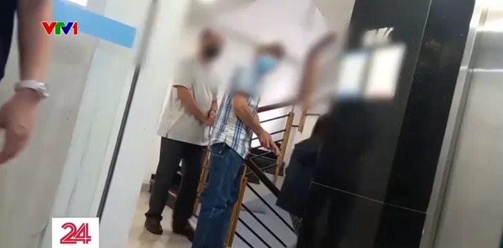 Nhức nhối nạn phòng khám “vẽ bệnh, moi tiền” - Ảnh 14. Nhức nhối nạn phòng khám “vẽ bệnh, moi tiền” - Ảnh 14.