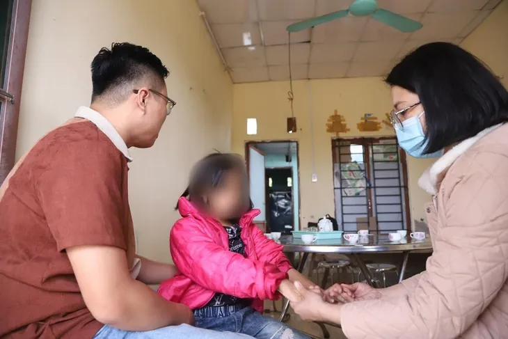 Cập nhật sức khỏe của 18 học sinh tiểu học khóc lóc, ngất xỉu đột ngột ở Cao Bằng - Ảnh 1. Cập nhật sức khỏe của 18 học sinh tiểu học khóc lóc, ngất xỉu đột ngột ở Cao Bằng - Ảnh 1.