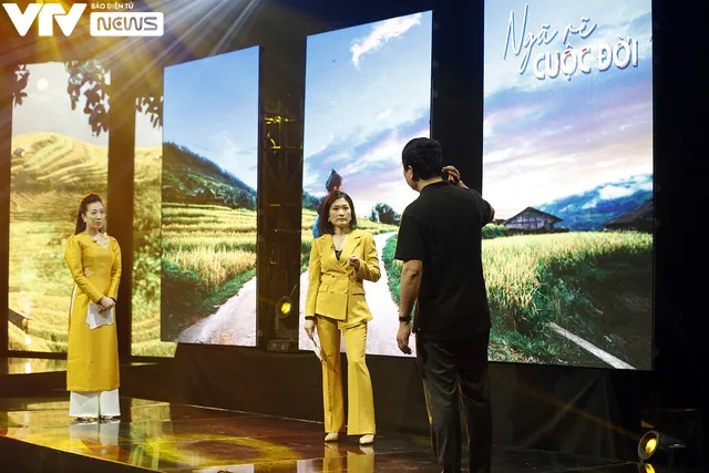 Gala Cuộc sống vẫn tươi đẹp 2022 - Ngã rẽ cuộc đời: Những hình ảnh đầu tiên - Ảnh 3. Gala Cuộc sống vẫn tươi đẹp 2022 - Ngã rẽ cuộc đời: Những hình ảnh đầu tiên - Ảnh 3.