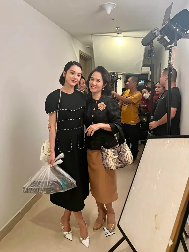Quỳnh Lương làm vợ Bình An trong phim mới - Ảnh 3. Quỳnh Lương làm vợ Bình An trong phim mới - Ảnh 3.