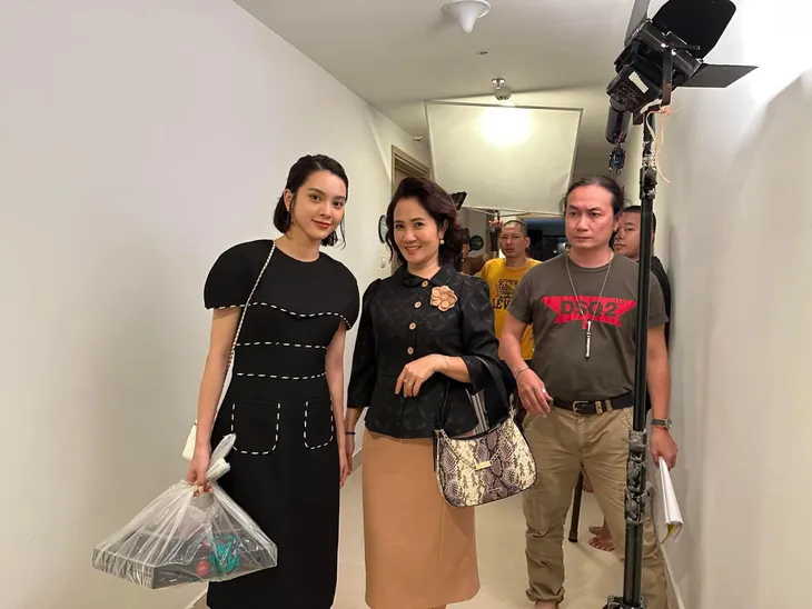 Quỳnh Lương làm vợ Bình An trong phim mới - Ảnh 1. Quỳnh Lương làm vợ Bình An trong phim mới - Ảnh 1.