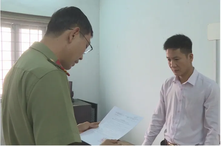 Khởi tố người đàn ông mua súng vì... đam mê - Ảnh 1. Khởi tố người đàn ông mua súng vì... đam mê - Ảnh 1.
