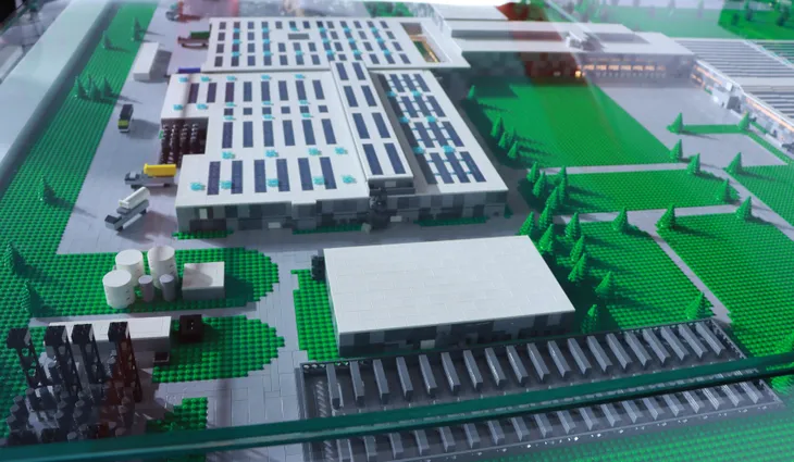 Hãng đồ chơi LEGO khởi công nhà máy 1 tỷ USD tại tỉnh Bình Dương - Ảnh 1. Hãng đồ chơi LEGO khởi công nhà máy 1 tỷ USD tại tỉnh Bình Dương - Ảnh 1.