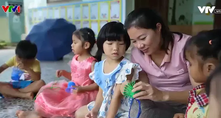 Những lớp học đặc biệt giữa nông trường cao su - Ảnh 1. Những lớp học đặc biệt giữa nông trường cao su - Ảnh 1.