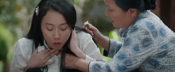 Mẹ rơm - Tập 1: Cô gái khờ nhất làng bị lừa tình có thai - Ảnh 4. Mẹ rơm - Tập 1: Cô gái khờ nhất làng bị lừa tình có thai - Ảnh 4.