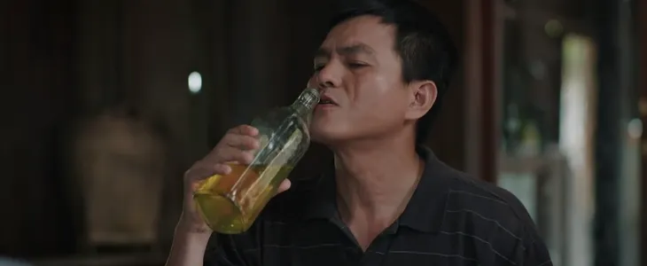 Mẹ rơm - Tập 1: Cô gái khờ nhất làng bị lừa tình có thai - Ảnh 6. Mẹ rơm - Tập 1: Cô gái khờ nhất làng bị lừa tình có thai - Ảnh 6.