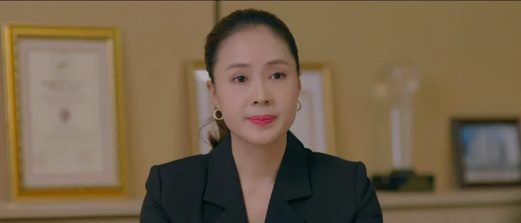 Hành trình công lý - Tập 23: Tưởng vẫn một mình chờ Phương, hóa ra Quân sắp lấy vợ - Ảnh 2. Hành trình công lý - Tập 23: Tưởng vẫn một mình chờ Phương, hóa ra Quân sắp lấy vợ - Ảnh 2.