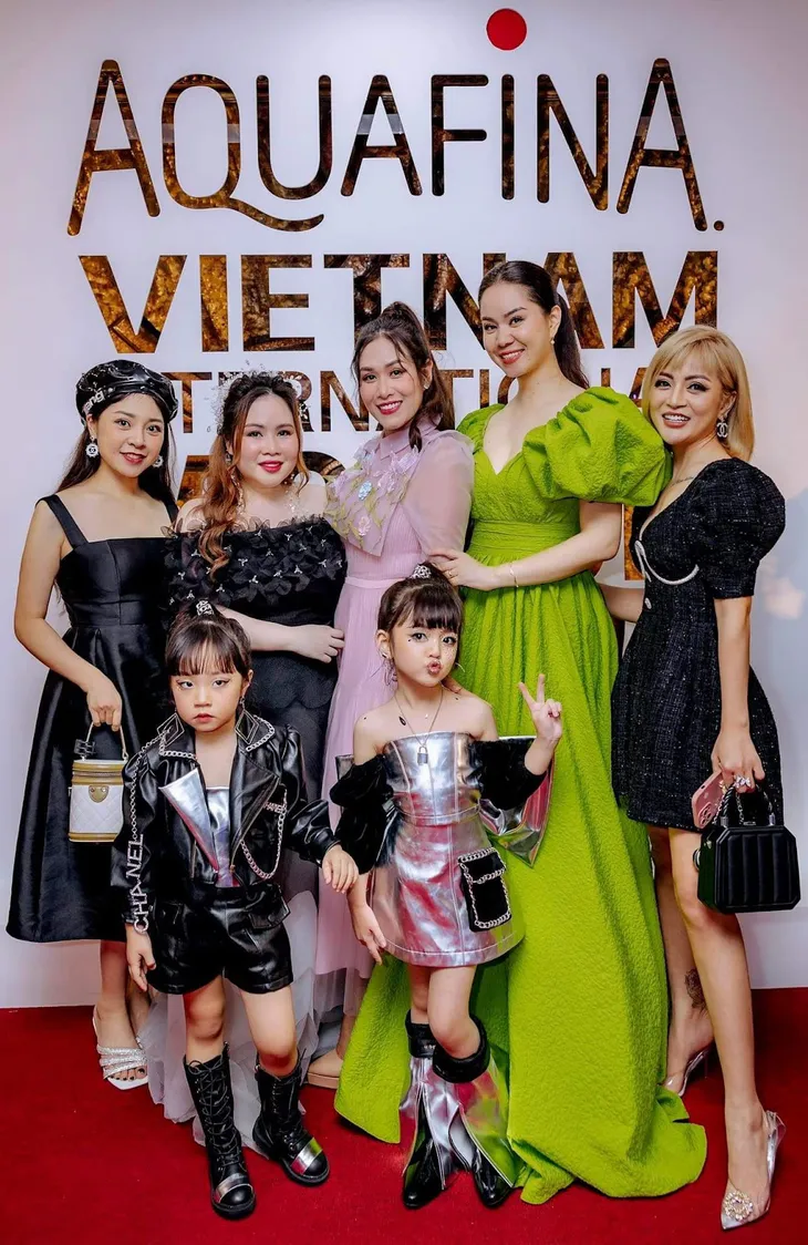 Cô trò Trung tâm Tài Năng Nhí Kids’ Talent khoe thần thái chuẩn model trên sân khấu thời trang - Ảnh 2. Cô trò Trung tâm Tài Năng Nhí Kids’ Talent khoe thần thái chuẩn model trên sân khấu thời trang - Ảnh 2.