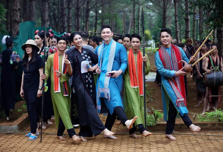 Sao Việt ngày 4/11: Mỹ Tâm ráp sân khấu sẵn sàng liveshow, Hoa hậu Thùy Tiên lên tiếng việc bị kiện - Ảnh 7. Sao Việt ngày 4/11: Mỹ Tâm ráp sân khấu sẵn sàng liveshow, Hoa hậu Thùy Tiên lên tiếng việc bị kiện - Ảnh 7.