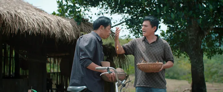 Mẹ rơm - Tập 2: Biết Loan có bầu, Khoản đánh thừa sống thiếu chết - Ảnh 14. Mẹ rơm - Tập 2: Biết Loan có bầu, Khoản đánh thừa sống thiếu chết - Ảnh 14.