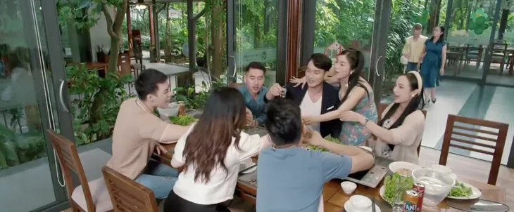 Thông gia ngõ hẹp - Tập 15: Phan hiểu nhầm khiến trái tim Linh tan nát - Ảnh 45.