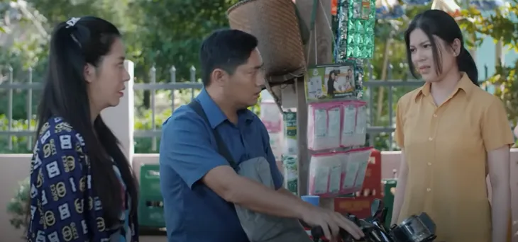 Mẹ rơm - Tập 3: Hào trưởng thôn ép Loan đi phá thai - Ảnh 5. Mẹ rơm - Tập 3: Hào trưởng thôn ép Loan đi phá thai - Ảnh 5.