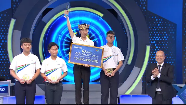 Đường lên đỉnh Olympia 23: Về đích ấn tượng, nam sinh Thái Bình chiến thắng cuộc thi tuần tháng 2 - Ảnh 5. Đường lên đỉnh Olympia 23: Về đích ấn tượng, nam sinh Thái Bình chiến thắng cuộc thi tuần tháng 2 - Ảnh 5.