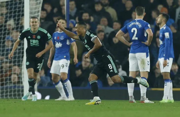 Vòng 15 Ngoại hạng Anh: Man City thắng kịch tính, Leicester City hồi sinh mạnh mẽ - Ảnh 4. Vòng 15 Ngoại hạng Anh: Man City thắng kịch tính, Leicester City hồi sinh mạnh mẽ - Ảnh 4.
