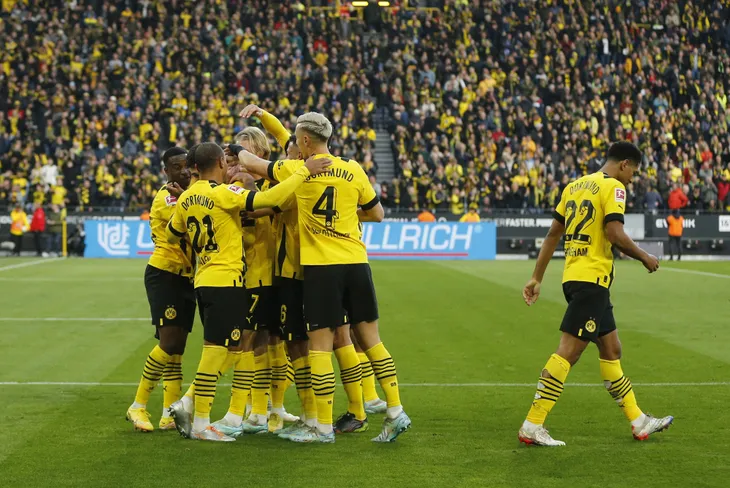 Bayern Munich và Dortmund cùng giành 3 điểm - Ảnh 2. Bayern Munich và Dortmund cùng giành 3 điểm - Ảnh 2.