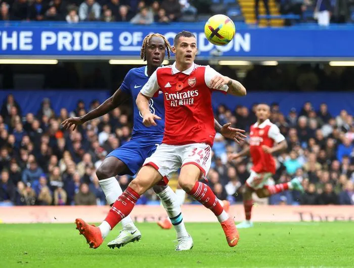 Đánh bại Chelsea, Arsenal tiếp tục dẫn đầu Ngoại hạng Anh - Ảnh 1. Đánh bại Chelsea, Arsenal tiếp tục dẫn đầu Ngoại hạng Anh - Ảnh 1.