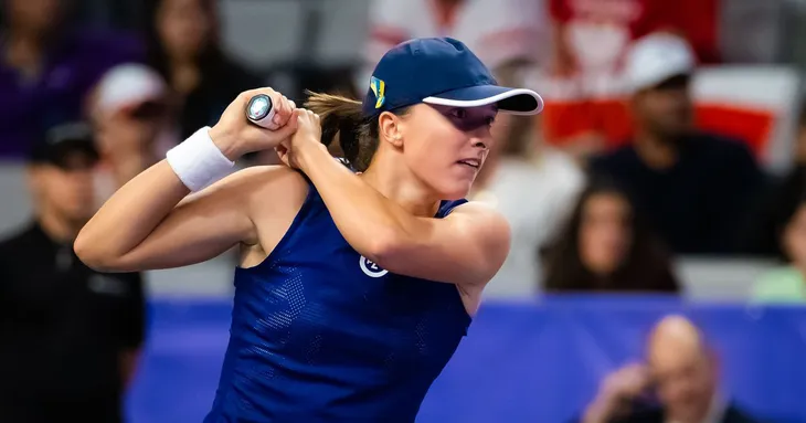 Iga Swiatek giành quyền vào bán kết WTA Finals 2022 - Ảnh 1. Iga Swiatek giành quyền vào bán kết WTA Finals 2022 - Ảnh 1.