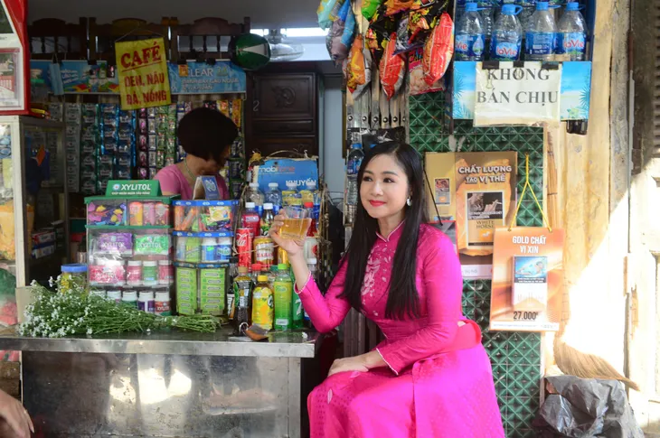 Nhan sắc tuổi U60 của NSND Thu Hà - Ảnh 3. Nhan sắc tuổi U60 của NSND Thu Hà - Ảnh 3.