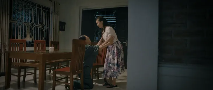 Hành trình công lý - Tập 13: Rủ lòng thương Hoàng sa cơ lỡ vận, Phương gác lại chuyện ly hôn - Ảnh 12. Hành trình công lý - Tập 13: Rủ lòng thương Hoàng sa cơ lỡ vận, Phương gác lại chuyện ly hôn - Ảnh 12.