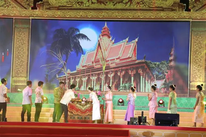 Khai mạc Ngày hội Văn hóa Thể thao Du lịch đồng bào Khmer Nam bộ 2022 - Ảnh 1.