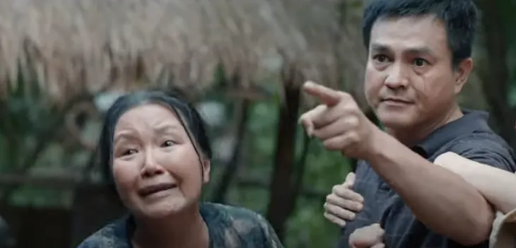 Mẹ rơm - Tập 4: Khoản trói em vào cột nhà, dọa thả trôi sông - Ảnh 2. Mẹ rơm - Tập 4: Khoản trói em vào cột nhà, dọa thả trôi sông - Ảnh 2.