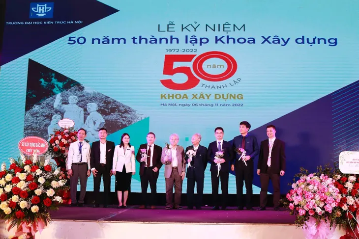 Đại học Kiến trúc kỷ niệm 50 năm thành lập khoa Xây dựng - Ảnh 1. Đại học Kiến trúc kỷ niệm 50 năm thành lập khoa Xây dựng - Ảnh 1.