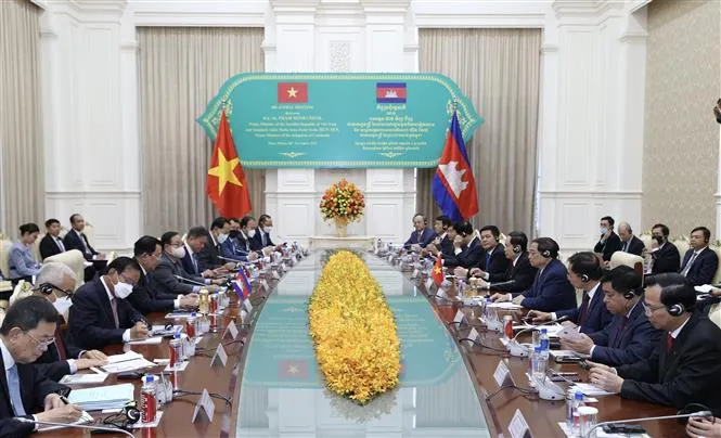 Thủ tướng Phạm Minh Chính hội đàm với Thủ tướng Campuchia - Ảnh 1. Thủ tướng Phạm Minh Chính hội đàm với Thủ tướng Campuchia - Ảnh 1.