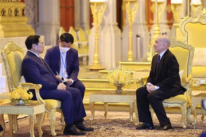 Thủ tướng Phạm Minh Chính đến chào Quốc vương Campuchia Norodom Sihamoni - Ảnh 4. Thủ tướng Phạm Minh Chính đến chào Quốc vương Campuchia Norodom Sihamoni - Ảnh 4.