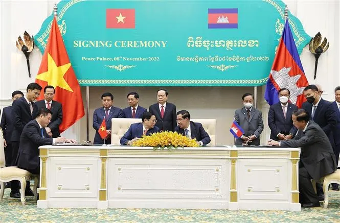 Thủ tướng Phạm Minh Chính hội đàm với Thủ tướng Campuchia - Ảnh 3. Thủ tướng Phạm Minh Chính hội đàm với Thủ tướng Campuchia - Ảnh 3.