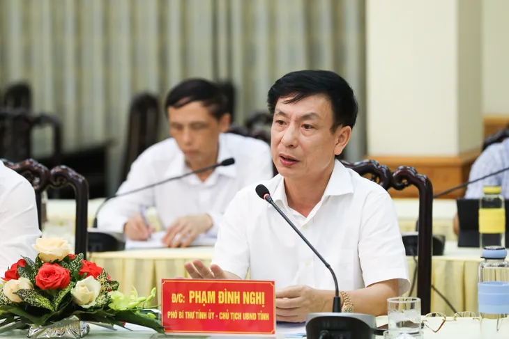 Thi hành kỷ luật khiển trách Chủ tịch UBND tỉnh Thanh Hóa, Nam Định - Ảnh 1. Thi hành kỷ luật khiển trách Chủ tịch UBND tỉnh Thanh Hóa, Nam Định - Ảnh 1.
