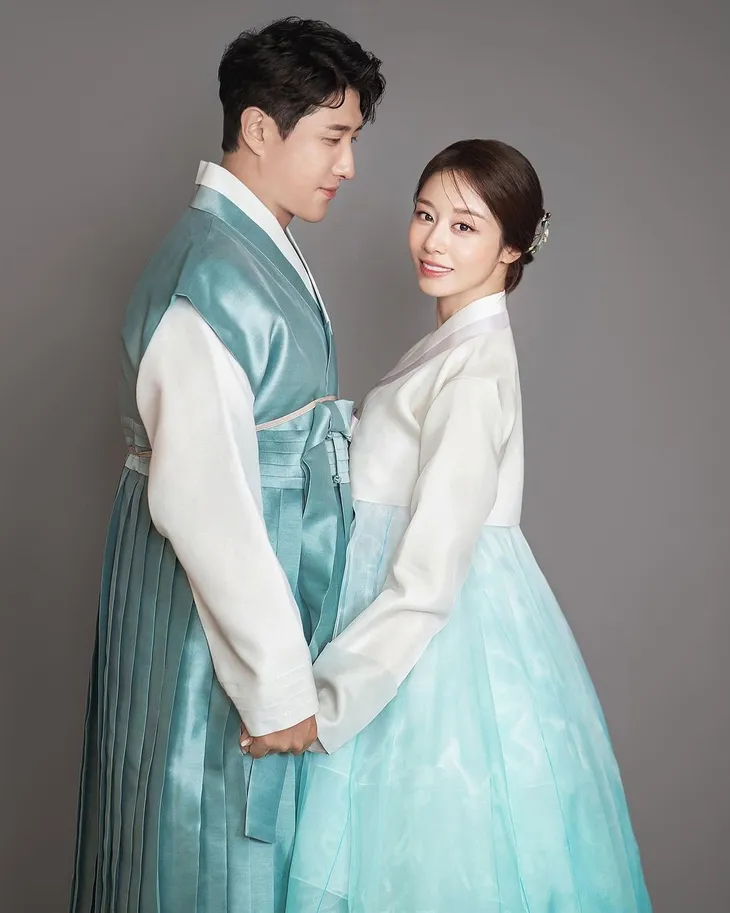 Ảnh cưới đẹp lung linh của Jiyeon (T-ara) và chồng cầu thủ - Ảnh 5. Ảnh cưới đẹp lung linh của Jiyeon (T-ara) và chồng cầu thủ - Ảnh 5.