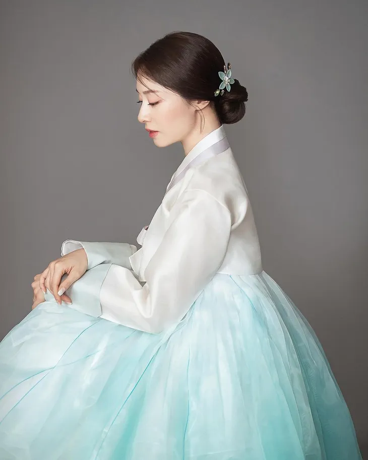 Ảnh cưới đẹp lung linh của Jiyeon (T-ara) và chồng cầu thủ - Ảnh 1. Ảnh cưới đẹp lung linh của Jiyeon (T-ara) và chồng cầu thủ - Ảnh 1.