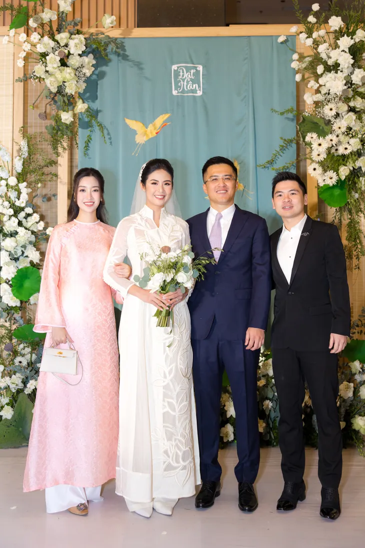 Sao Việt đồng loạt diện áo dài dự đám cưới Hoa hậu Ngọc Hân - Ảnh 2. Sao Việt đồng loạt diện áo dài dự đám cưới Hoa hậu Ngọc Hân - Ảnh 2.