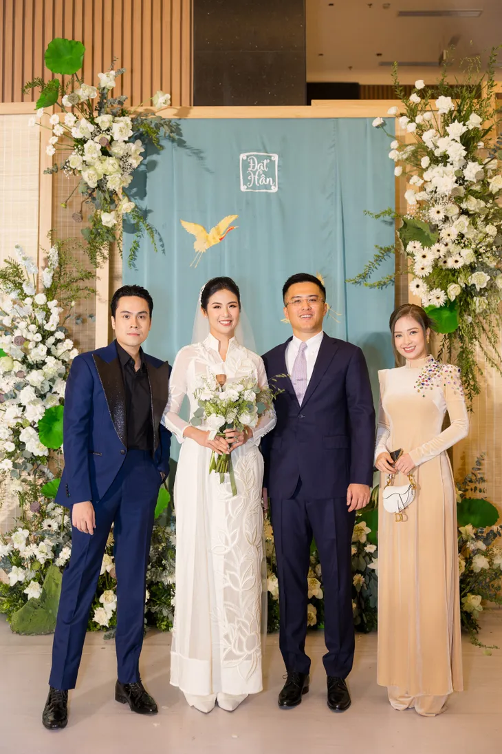 Sao Việt đồng loạt diện áo dài dự đám cưới Hoa hậu Ngọc Hân - Ảnh 11. Sao Việt đồng loạt diện áo dài dự đám cưới Hoa hậu Ngọc Hân - Ảnh 11.