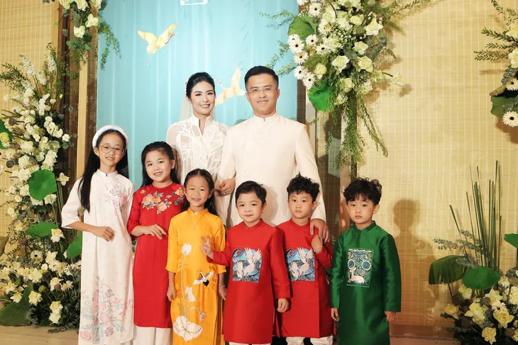 Hoa hậu Ngọc Hân hạnh phúc bước vào lễ đường trong tiếng đồng dao - Ảnh 1. Hoa hậu Ngọc Hân hạnh phúc bước vào lễ đường trong tiếng đồng dao - Ảnh 1.