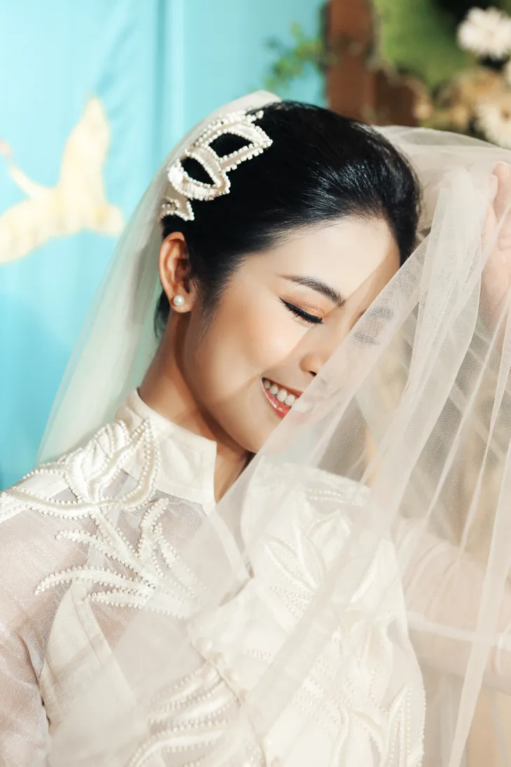 Hoa hậu Ngọc Hân hạnh phúc bước vào lễ đường trong tiếng đồng dao - Ảnh 11. Hoa hậu Ngọc Hân hạnh phúc bước vào lễ đường trong tiếng đồng dao - Ảnh 11.
