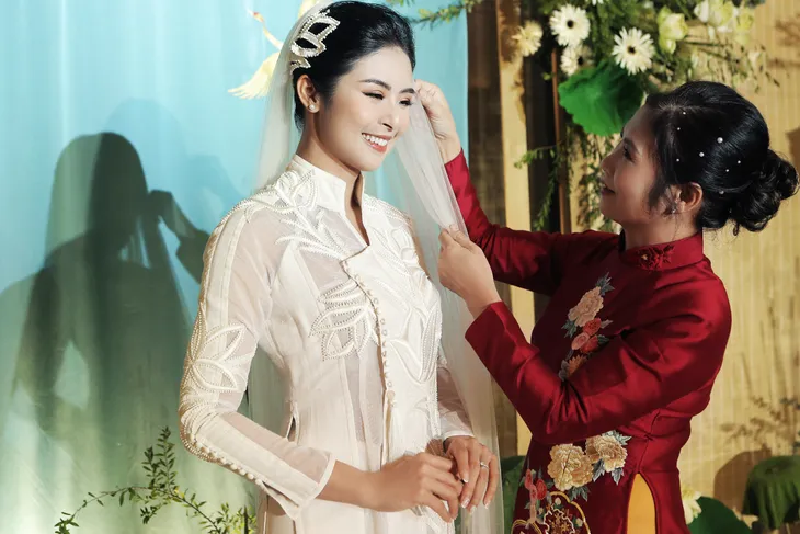 Hoa hậu Ngọc Hân hạnh phúc bước vào lễ đường trong tiếng đồng dao - Ảnh 14. Hoa hậu Ngọc Hân hạnh phúc bước vào lễ đường trong tiếng đồng dao - Ảnh 14.
