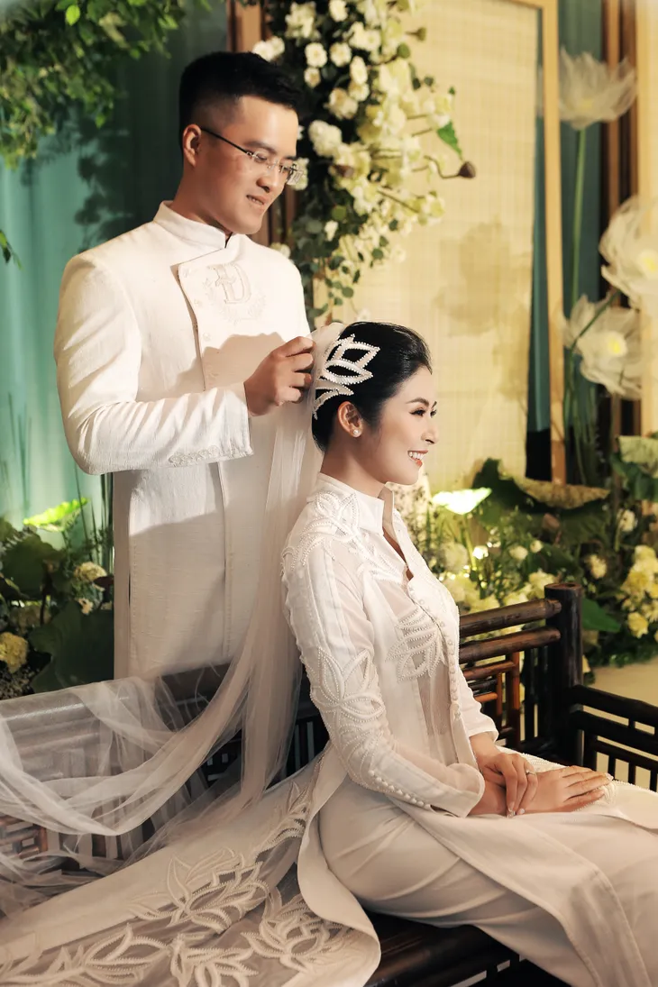 Đám cưới Hoa hậu Ngọc Hân: Chú rể tặng quà bất ngờ trên sân khấu - Ảnh 15. Đám cưới Hoa hậu Ngọc Hân: Chú rể tặng quà bất ngờ trên sân khấu - Ảnh 15.