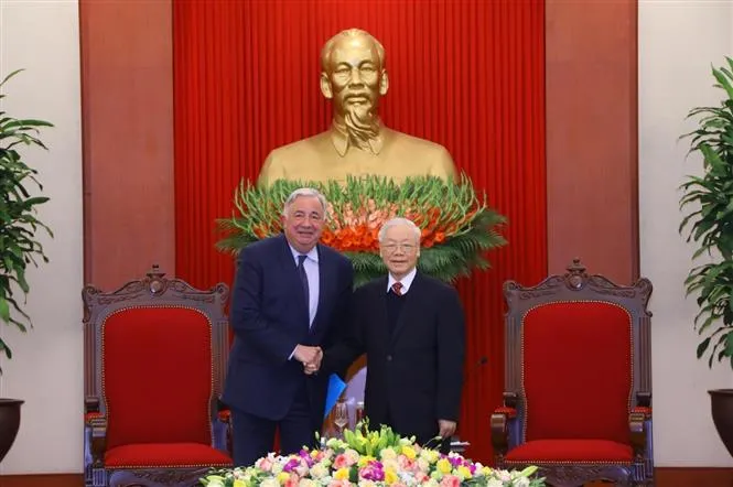 Chủ tịch Thượng viện Cộng hòa Pháp kết thúc tốt đẹp chuyến thăm chính thức Việt Nam - Ảnh 1. Chủ tịch Thượng viện Cộng hòa Pháp kết thúc tốt đẹp chuyến thăm chính thức Việt Nam - Ảnh 1.
