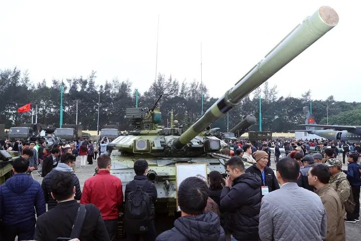 Hơn 60.000 lượt người tham quan Triển lãm quốc phòng quốc tế 2022 - Ảnh 1. Hơn 60.000 lượt người tham quan Triển lãm quốc phòng quốc tế 2022 - Ảnh 1.
