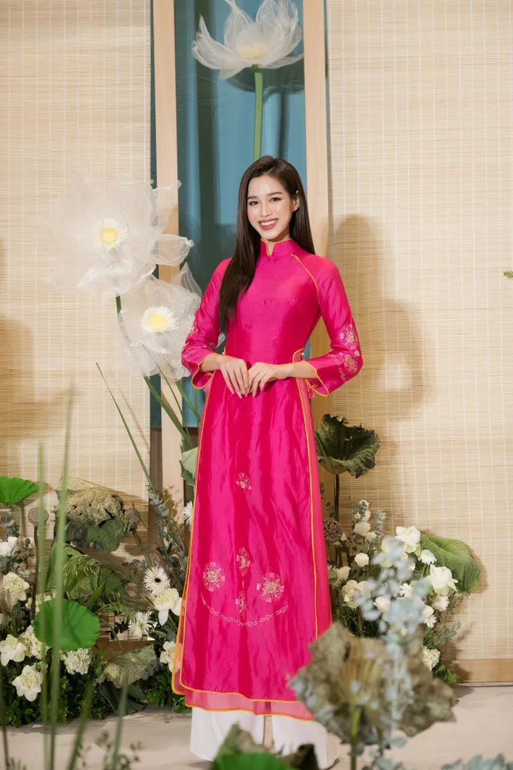 Sao Việt đồng loạt diện áo dài dự đám cưới Hoa hậu Ngọc Hân - Ảnh 6. Sao Việt đồng loạt diện áo dài dự đám cưới Hoa hậu Ngọc Hân - Ảnh 6.