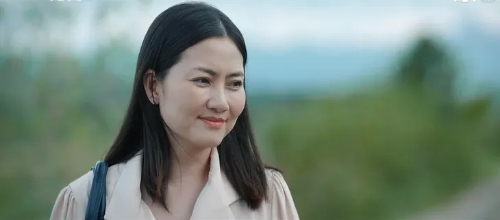 Ngọc Lan tiết lộ về nụ hôn của Hồng với Mô gù trong Mẹ rơm - Ảnh 1. Ngọc Lan tiết lộ về nụ hôn của Hồng với Mô gù trong Mẹ rơm - Ảnh 1.