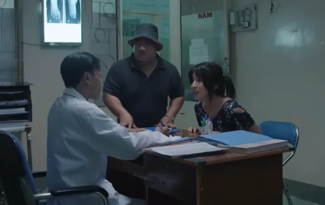 Mẹ rơm - Tập 24: Xuân khóc như mưa khi biết tin chồng bị thương nặng - Ảnh 1. Mẹ rơm - Tập 24: Xuân khóc như mưa khi biết tin chồng bị thương nặng - Ảnh 1.