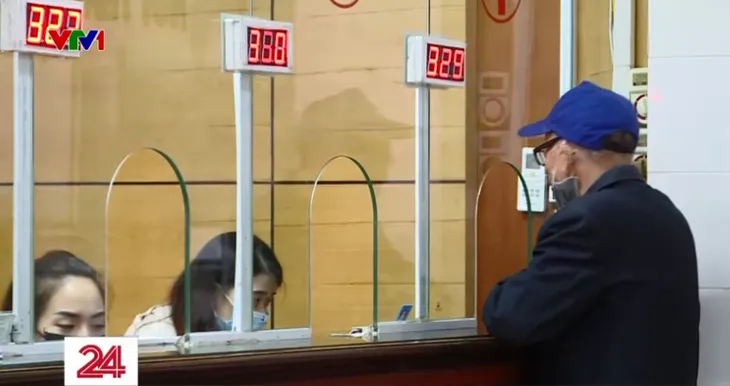 Đẩy nhanh khám chữa bệnh BHYT bằng căn cước công dân gắn chíp - Ảnh 2. Đẩy nhanh khám chữa bệnh BHYT bằng căn cước công dân gắn chíp - Ảnh 2.