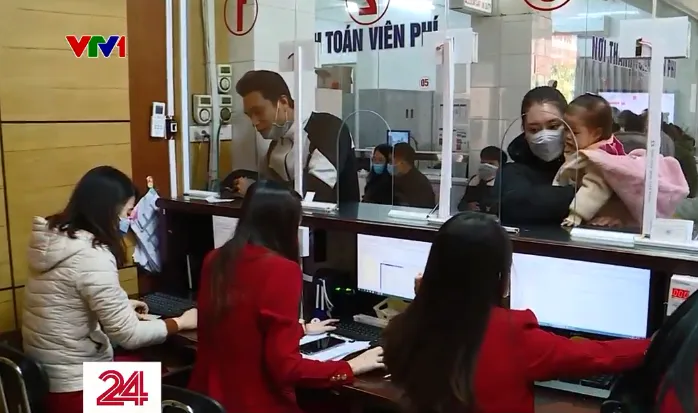 Đẩy nhanh khám chữa bệnh BHYT bằng căn cước công dân gắn chíp - Ảnh 1. Đẩy nhanh khám chữa bệnh BHYT bằng căn cước công dân gắn chíp - Ảnh 1.