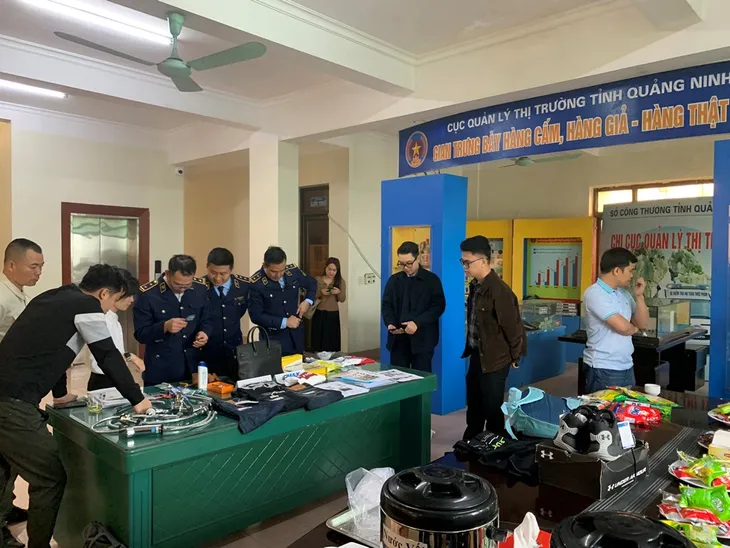 Kịp thời phát hiện, ngăn chặn buôn lậu và gian lận thương mại cuối năm - Ảnh 3. Kịp thời phát hiện, ngăn chặn buôn lậu và gian lận thương mại cuối năm - Ảnh 3.