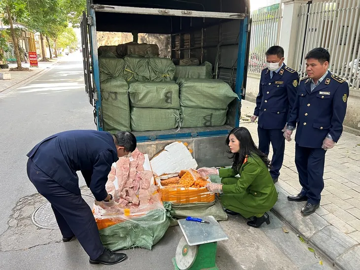 Kịp thời phát hiện, ngăn chặn buôn lậu và gian lận thương mại cuối năm - Ảnh 2. Kịp thời phát hiện, ngăn chặn buôn lậu và gian lận thương mại cuối năm - Ảnh 2.