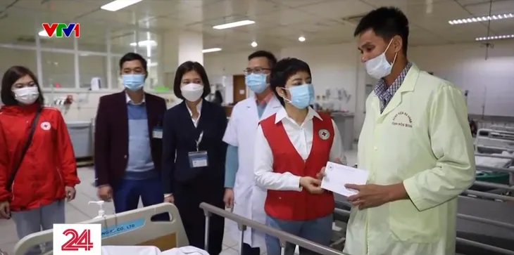 Việc tử tế: Sẻ chia yêu thương, tiếp sức người bệnh - Ảnh 2. Việc tử tế: Sẻ chia yêu thương, tiếp sức người bệnh - Ảnh 2.